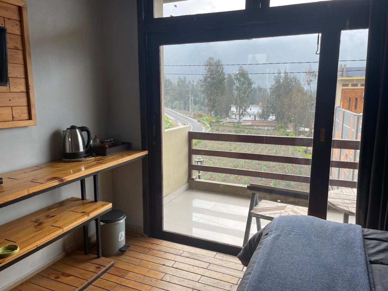 Bromo Semesta Guesthouse Probolinggo Eksteriør bilde